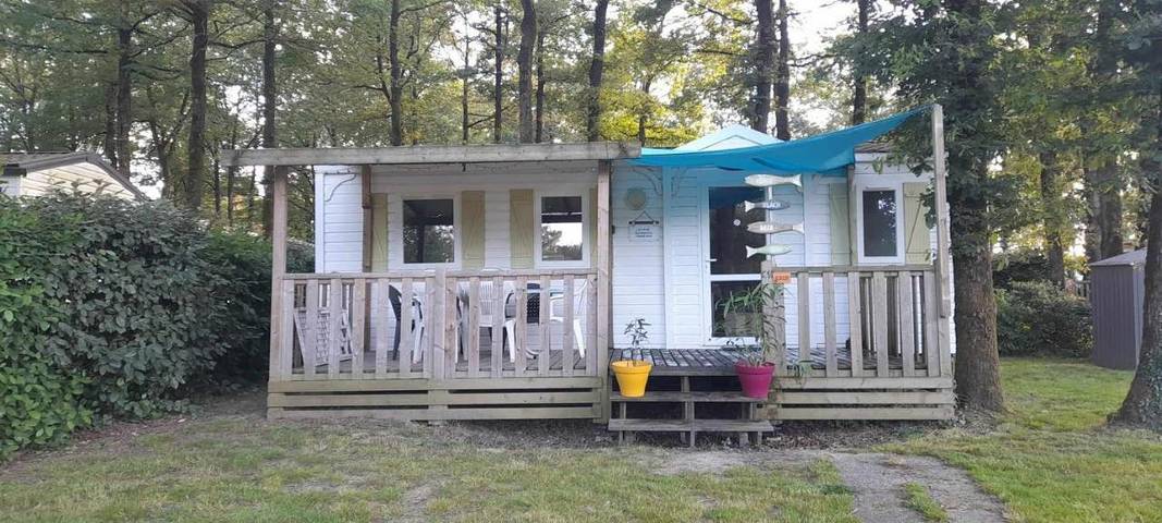 Camping pour 6 personnes, avec Terrasse et Jardin ainsi que Bassin pour enfant et Piscine à La Boissière-de-Montaigu