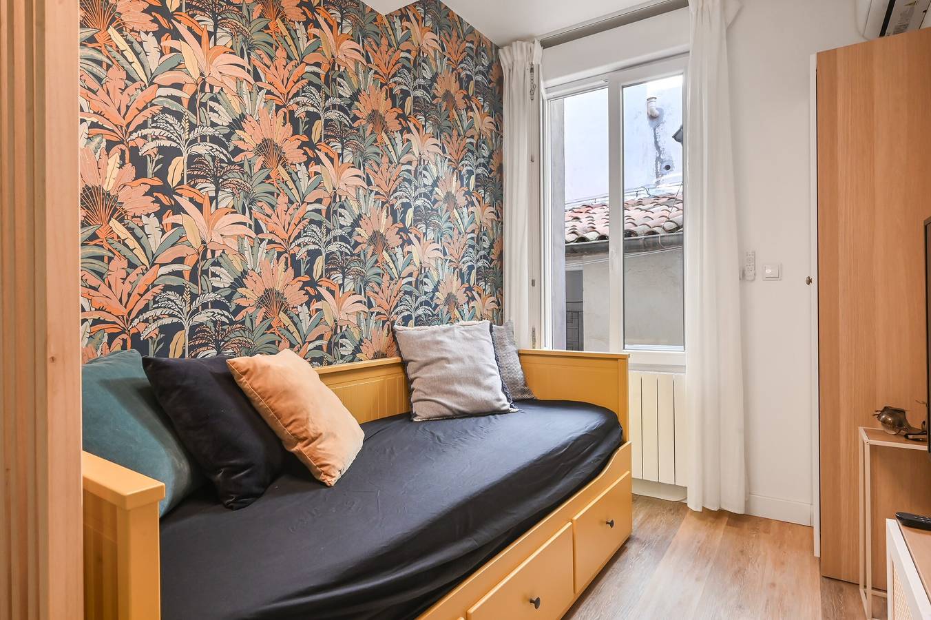 Entire studio, ✨ Stylish & Bright Studio – Historic Center of Aix-en-Provence in Aix-en-Provence, Aix-en-Provence region