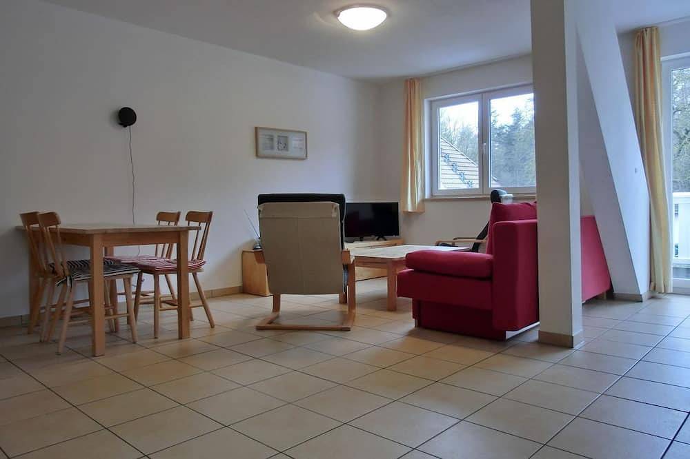 Ganze Wohnung, 2-Zimmer-Ferienwohnung für 4 Personen im 1. Obergeschoss -mit Wlan - Nh in Ribnitz-Damgarten, Rostock und Umgebung