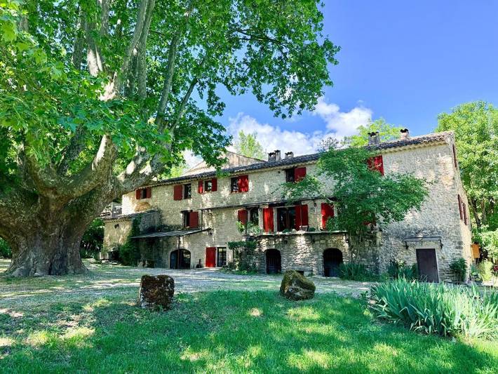 Casa de vacaciones para 3 personas, con jardín y piscina además de jacuzzi y sauna - 1