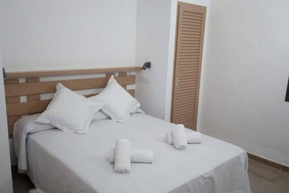 Apartamento entero, Bonito Apartamento con maravillosas vistas a mar in La Savina, Formentera