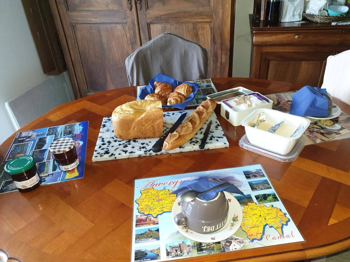 Appartement de vacances entier, Double Room with Garden View in Aydat, Parc naturel régional des Volcans d'Auvergne