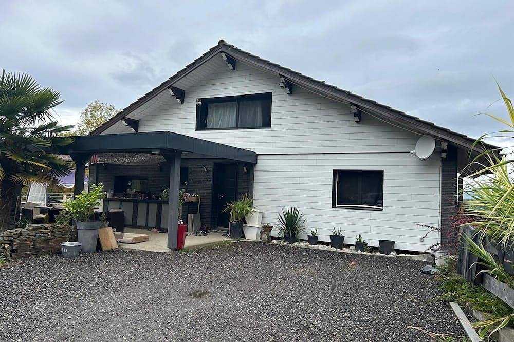 Detached house in Douvaine, Thonon-les-Bains region