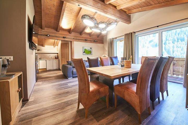 Appartement voor 8 personen, met whirlpool en tuin, met huisdier in Hinterglemm