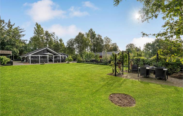 Ferienhaus für 8 Personen, mit Terrasse und Whirlpool in St. Sjørup - 3