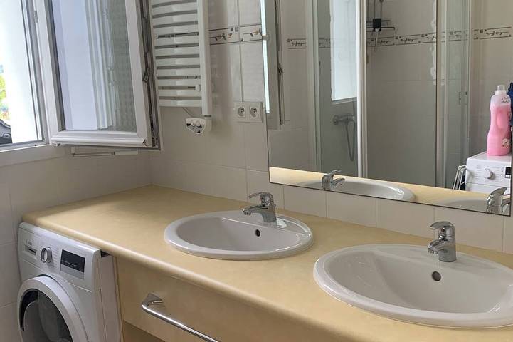 Location de vacances pour 2 personnes, avec jardin dans Plage de Postolonnec - 4