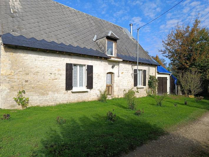 Gîte pour 28 personnes, avec terrasse ainsi que jardin et piscine