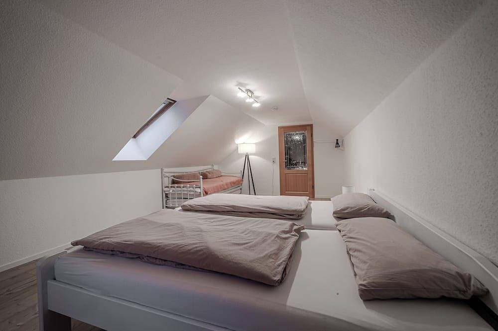 Ganze Wohnung, Platz für Reisegruppen oder die große Familie. Quedlinburg und Thale vor der Tür in Westerhausen, Thale