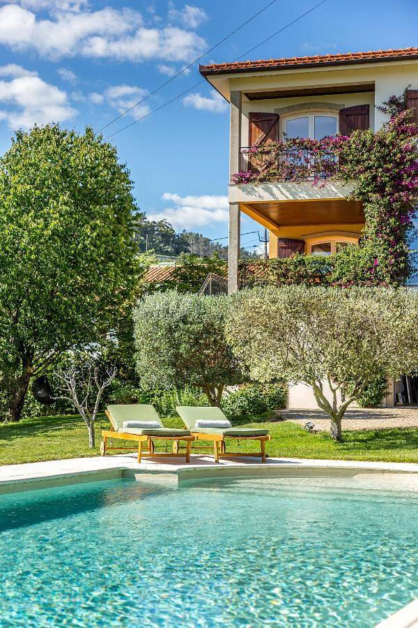 Gîte pour 5 personnes, avec jardin ainsi que piscine et vue dans Sedielos