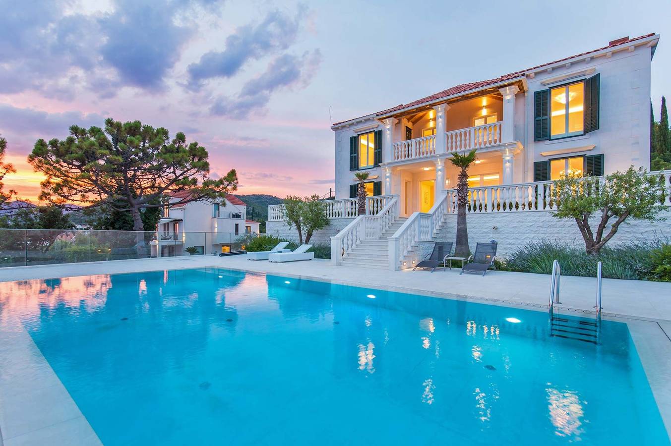 Beautiful Dubrovnik Villa | 5 Bedrooms | Villa Gold Dubrovnik | Stylish Furnishings & Wonderful Sea Views | Orasac in Orašac, Grad Dubrovnik