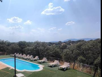 Habitación para 22 personas, con piscina además de terraza y jardín en Provincia de Toledo