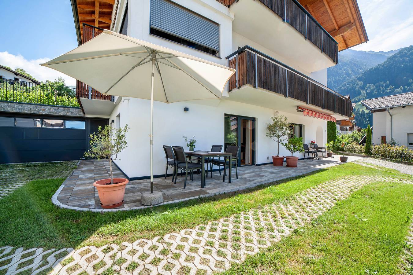 Ganze Wohnung, Ferienwohnung Berta – neu, komfortabel, mit Gartenterrasse & Bergblick in St. Martin in Passeier, Texelgruppe