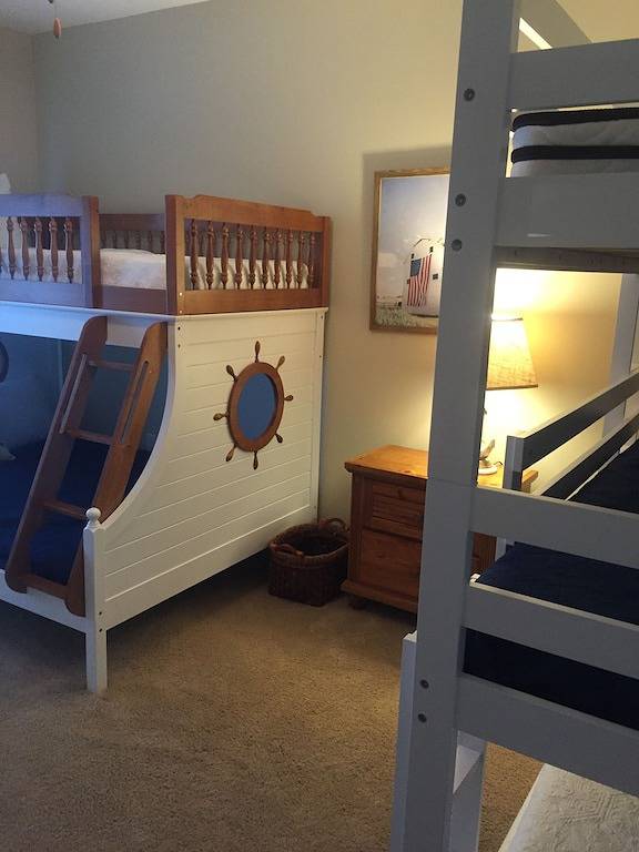 Vacation rental for 16 people, with yard in Ocean Isle Beach