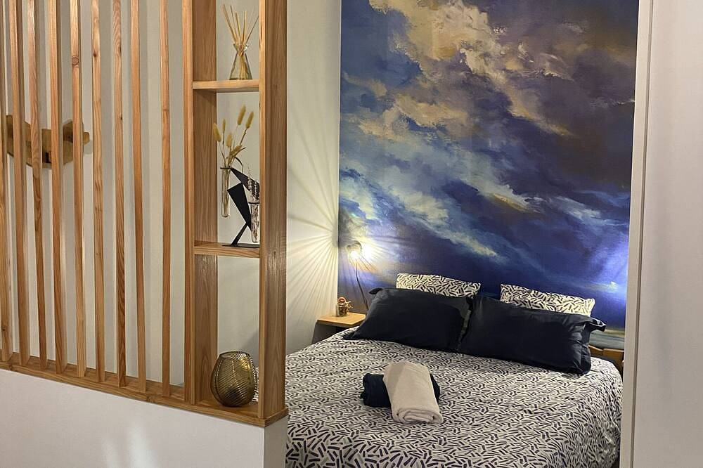 Entire apartment, Quiet studio at the foot of St Jacques hill,a stone's throw from the city center in Cavaillon, Parc naturel régional du Luberon