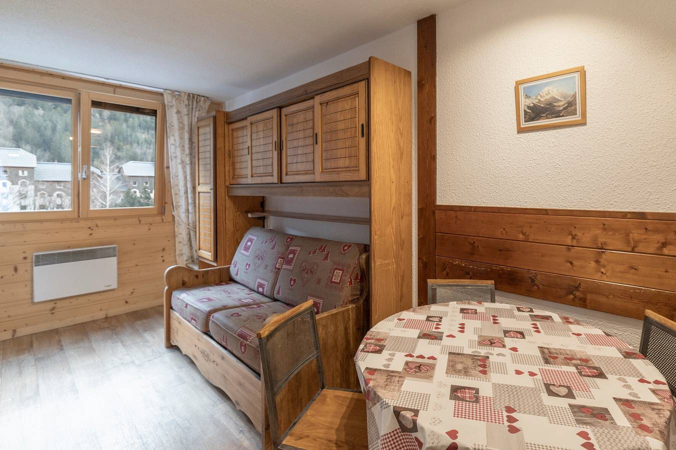 Appartement entier, Appartement 'Magnifique Studio Avec Vue' avec vue sur montagne et balcon in Chamonix-Mont-Blanc, Massif du Mont-Blanc