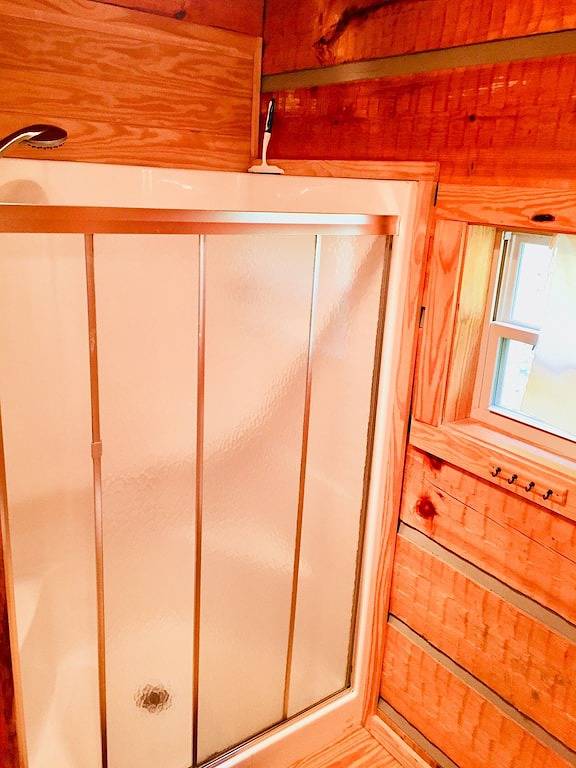 Gemütliche Hütte versteckt auf der Bergseite, tierfreundlich, Whirlpool, schöne Aussicht in Cocke County