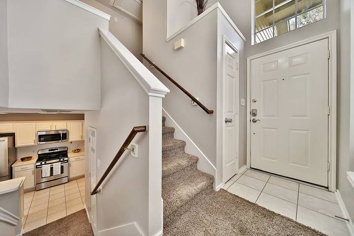 Vacation rental for 6 people, with yard and pool as well as terrace, with pets in The Woodlands