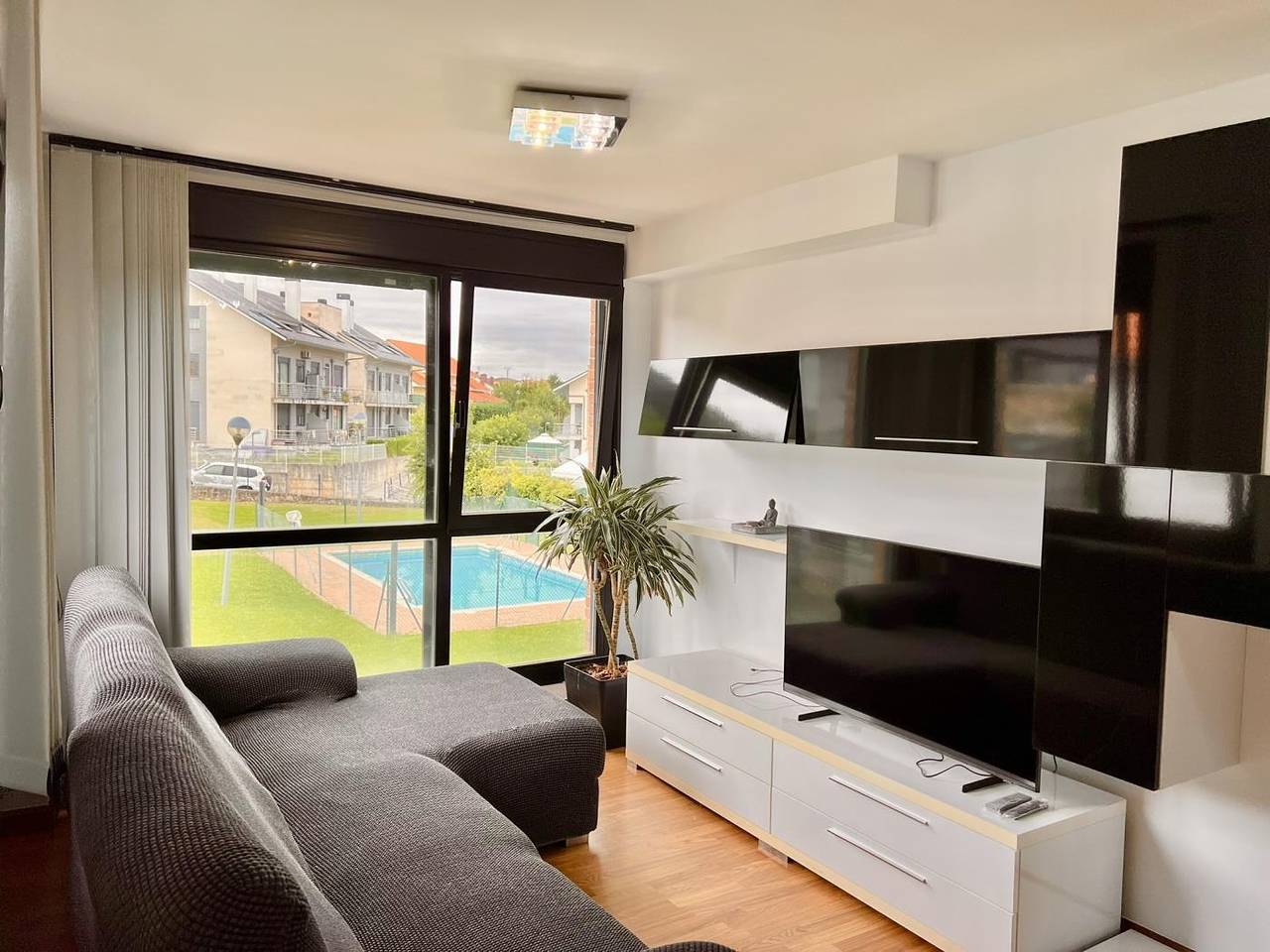 Entire holiday apartment, Great apartment with pool in Mogro in Mogro, Miengo