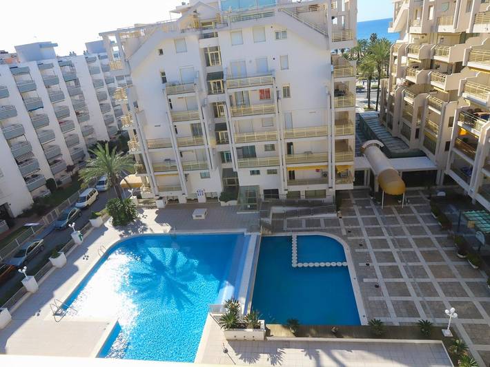 Apartamento de vacaciones para 6 personas, con vistas al mar además de terraza y piscina - 1