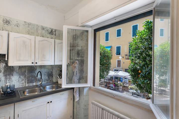 Casa Vacanze 'Pietra Nel Mare' con Vista Mare, Wi-Fi e Aria Condizionata in Pietra Ligure, Comune di Pietra Ligure