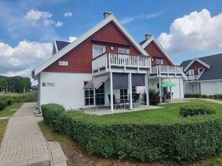 Ferienhaus für 4 Personen, mit Whirlpool und Terrasse sowie Sauna