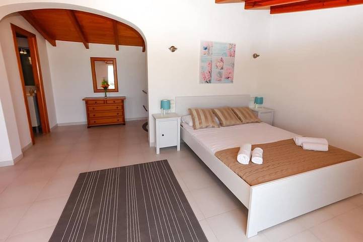Ferienwohnung für 6 Personen, mit Balkon und Terrasse sowie Garten in Ses Covetes - 2