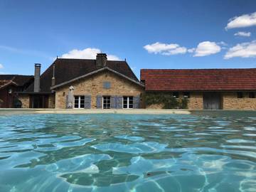 Gîte pour 2 personnes, avec vue ainsi que piscine et jardin à Saint-Pompont