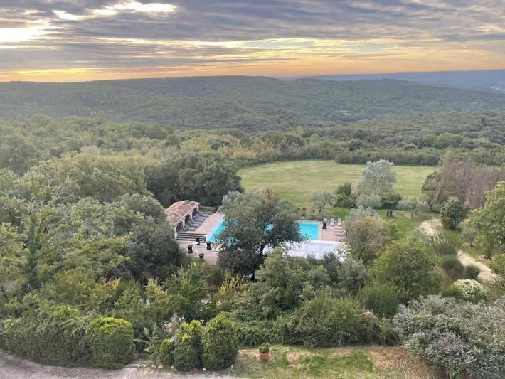 Villa pour 12 personnes, avec Balcon et Terrasse ainsi que Jardin et Piscine