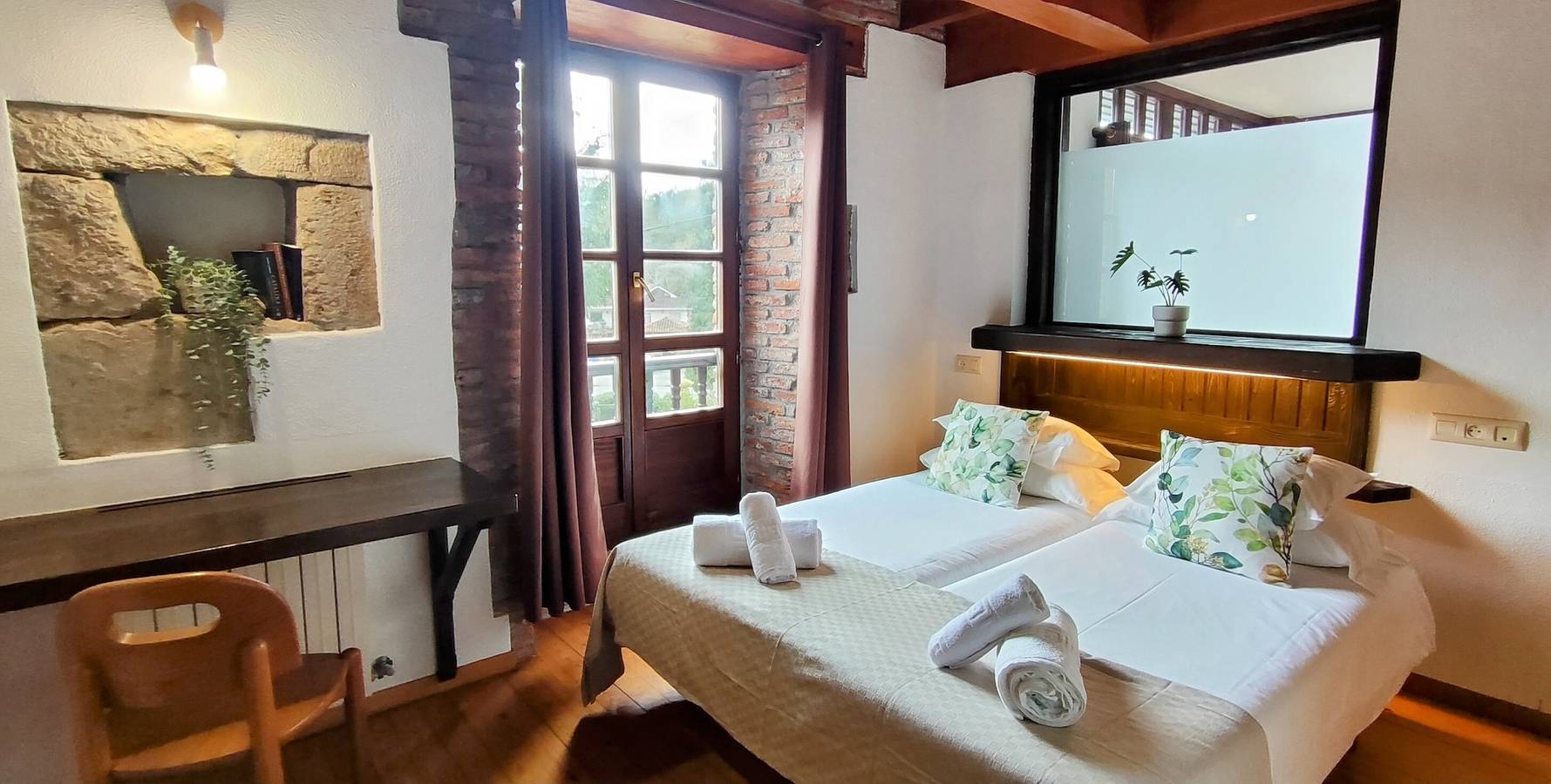Ganze Wohnung, Ferienwohnung 'Florenta G2' mit Bergblick, privater Terrasse und Wi-Fi in Cangas de Onís, Costa Verde (Spanien)