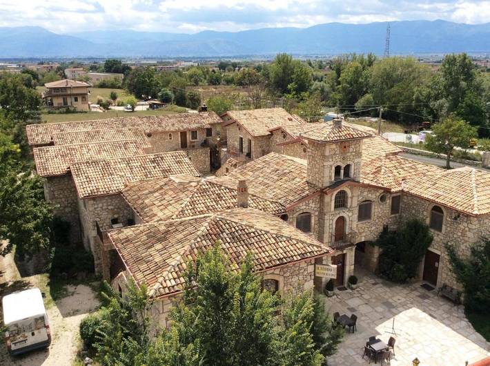 Residence per 4 persone, con giardino e panorama in Celano