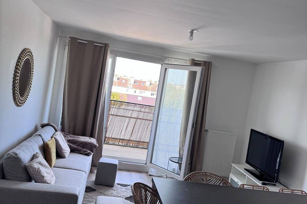 Entire apartment, T2 apartment with private parking in Maurepas, Yvelines