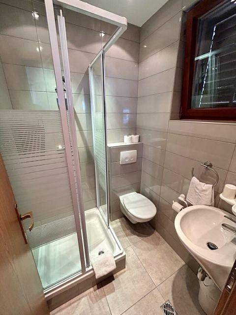 Ganze Ferienwohnung, Gemütliches Appartement 3 in Baska Voda, Makarska Riviera
