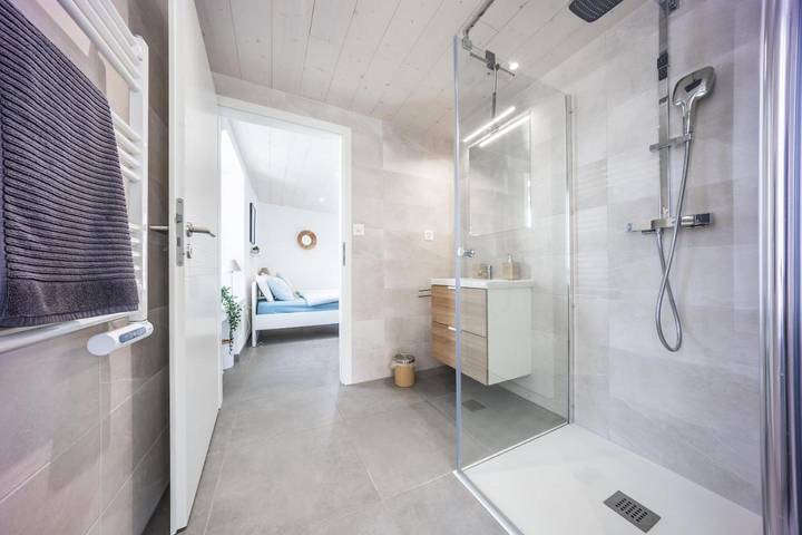 Chambre d’hôte pour 4 personnes, avec vue ainsi que vue sur le lac et terrasse dans Valais - 4