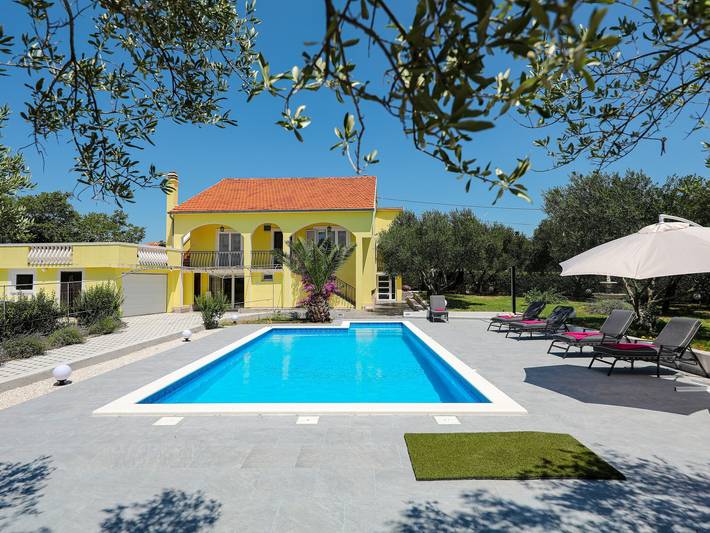 Ferienhaus für 6 Personen, mit Garten und Terrasse sowie Pool - 1