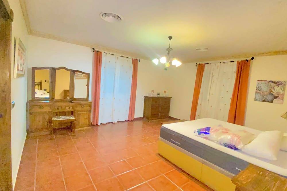 Chalet con piscina,jardines, barbacoa, gimnasio, garaje, en un entorno tranquilo in Ricardo Salinas Pliego, Interior de Murcia