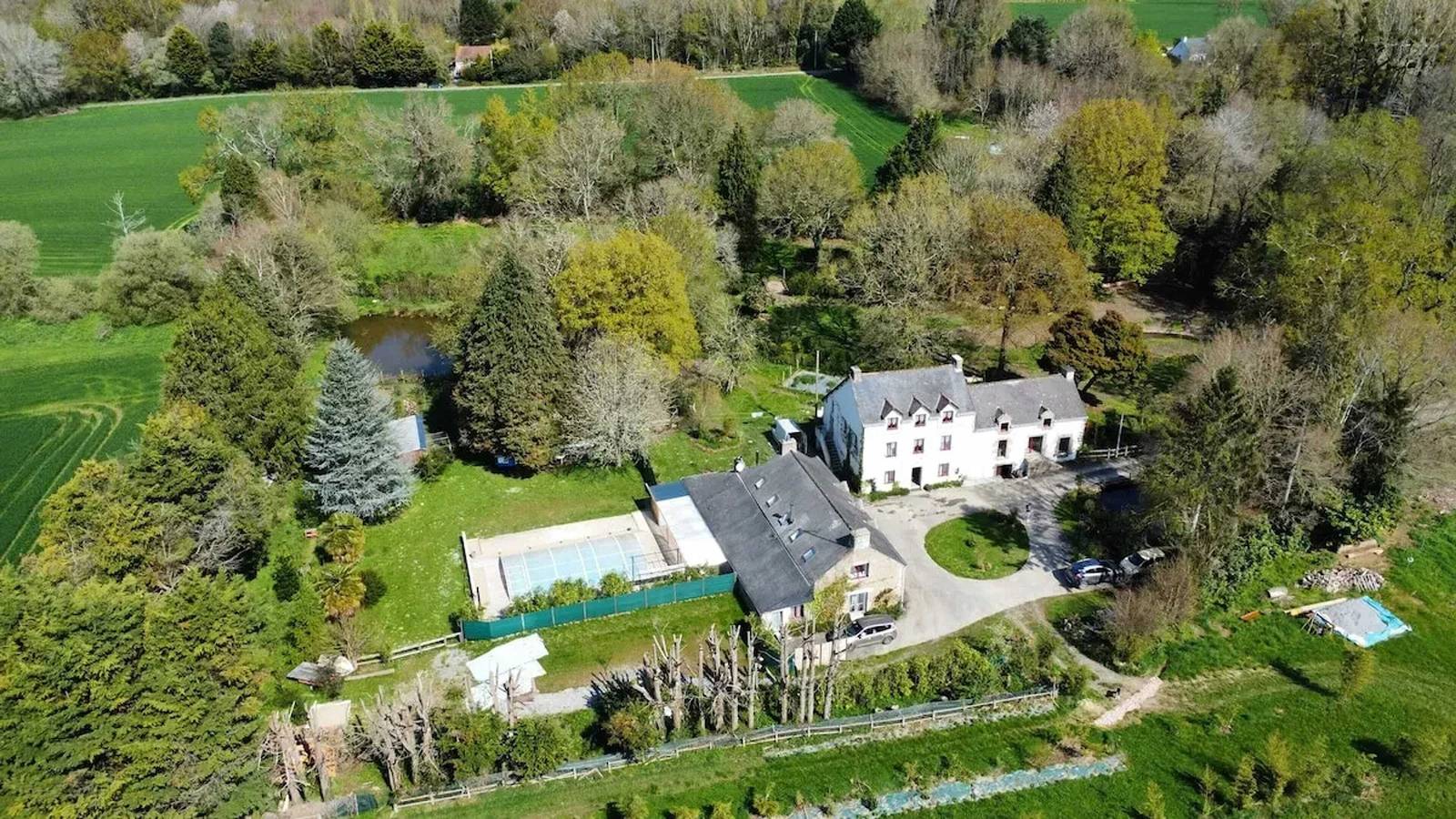 Spacieuse villa avec piscine privée à Béganne in Béganne, Région de Vannes