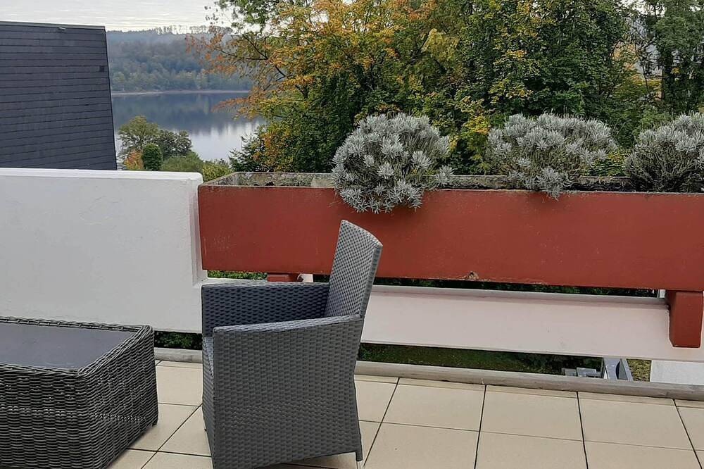 Ganze Wohnung, Apartment \"Mittendrin\" mit großer Loggia am Sorpesee in Langscheid, Sundern