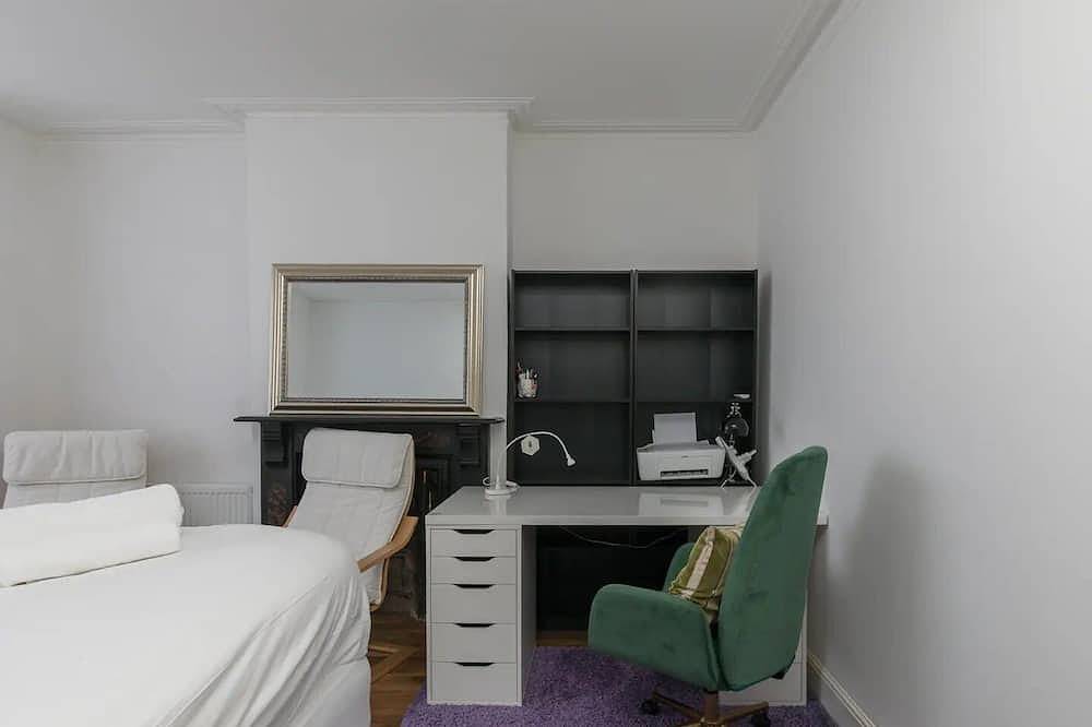 Ganze Wohnung, Super Chic Apartment in Beautiful Sunninghill - Pass the Keys in Berkshire