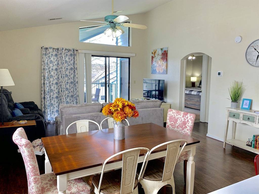 Ganze Wohnung, Neue Auflistung! Direkt am Branson Strip! Super nah an alles !! in Taney County