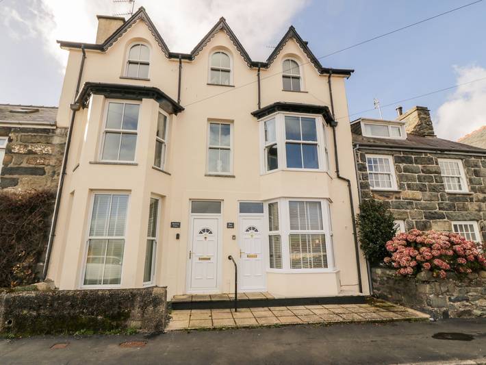 Ganze Wohnung, Ferienwohnung für 4 Personen mit Garten in Criccieth, Gwynedd