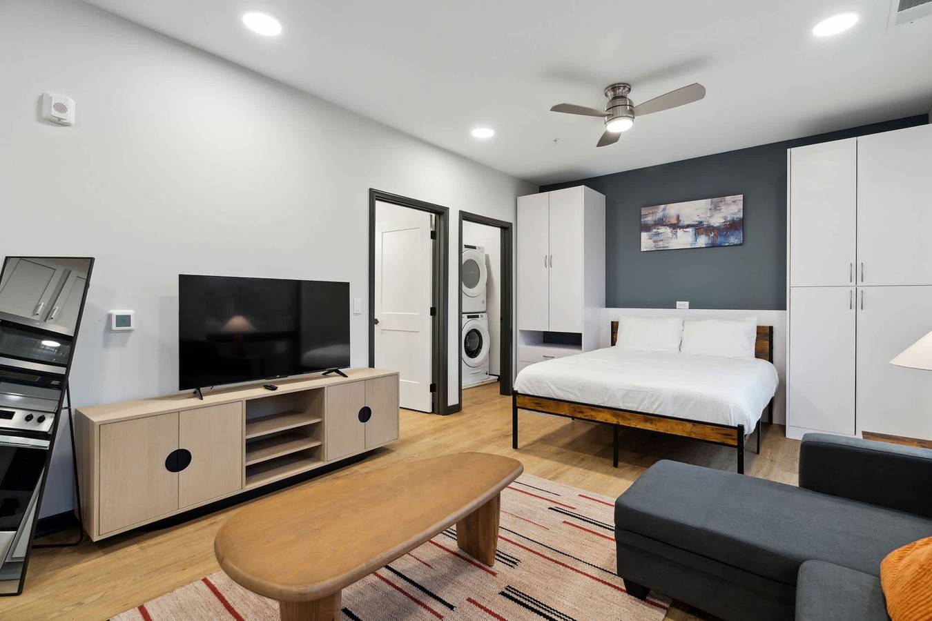 Entire studio, Cozysuites Mass w parking lounge roof deck 9 in Indianapolis, Indiana