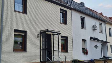 Cottage pour 6 personnes, avec terrasse et jardin, animaux acceptés à Leuna