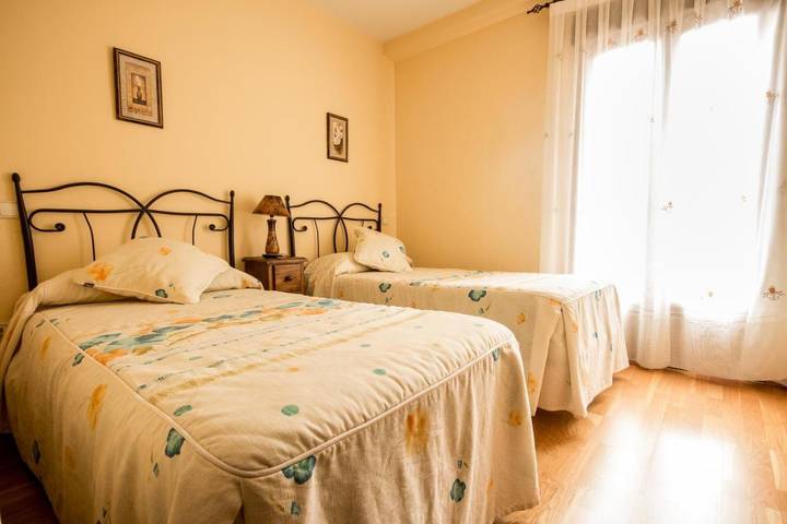 Hotel para 3 personas, con jardín en Valle del Tiétar - 3