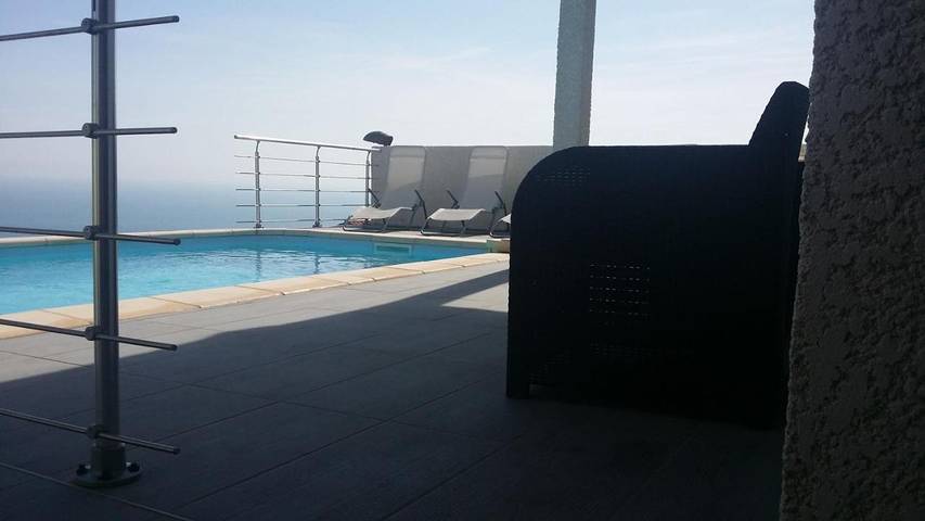 Chalet para 8 personas, con terraza además de vistas y piscina - 1