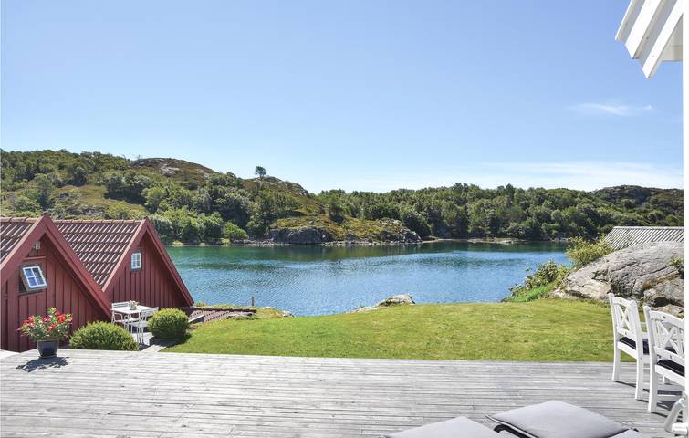 Ferienhaus für 10 Personen mit Whirlpool in Revøy, Lyngdal