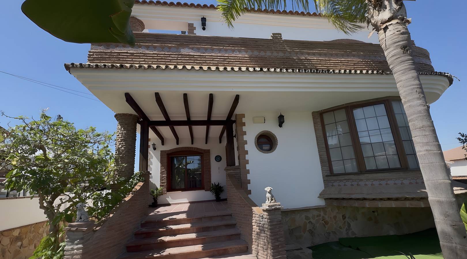 Villa 'Aranda' with Mountain View, Wi-Fi and Air Conditioning