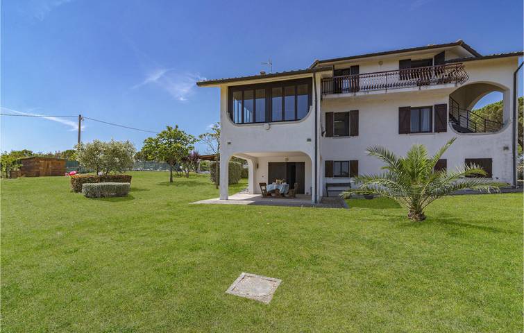 Casa vacanza per 16 persone a San Costanzo