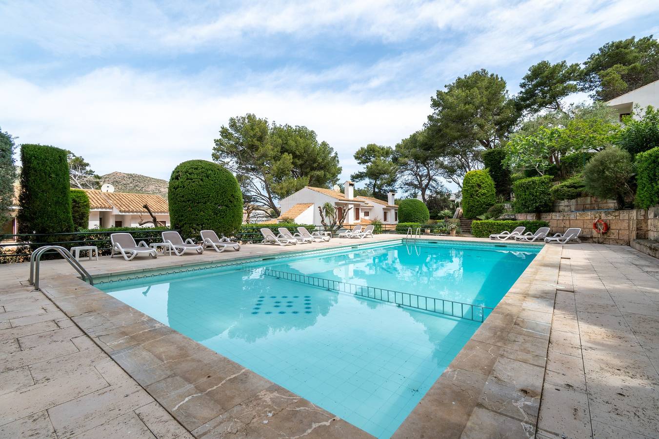 Entire apartment, 'Can Botana 10' with Sea View, Wi-Fi and Air Conditioning in Cala Sant Vicenc, Pollença