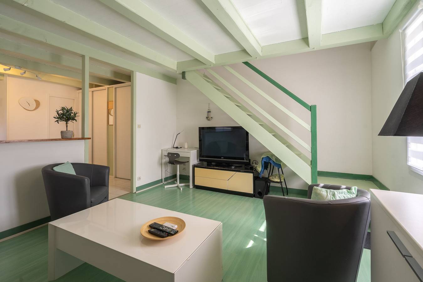 Maison de vacances 'L'Olivier' avec terrasse privée, Wi-Fi et climatisation in Saint-Just-Luzac, Côte de Beauté
