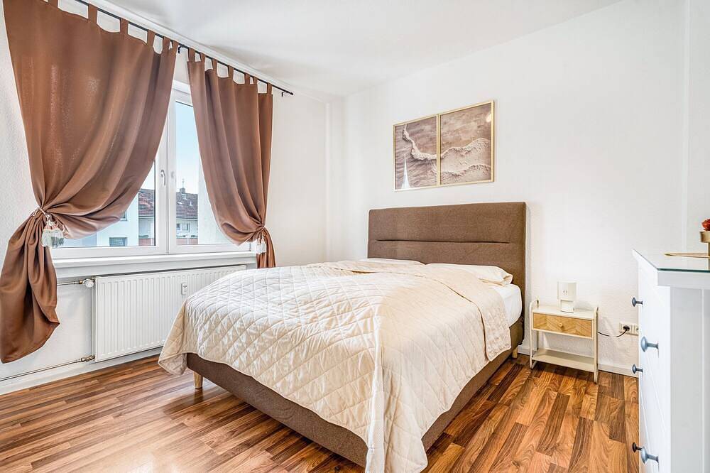 Entire apartment, Apartment 'Am Hagener Hbf – 4th Floor' with Wi-Fi in Hagen, Ruhr district